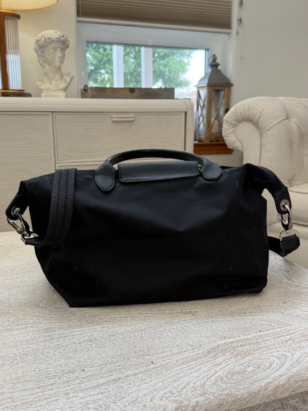 Longchamp Le Pilage MED all black crossbody - Picture 4 of 15